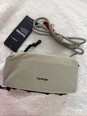 Topologie Bottle Bag Sacoche with matching strap- Moss (Light)